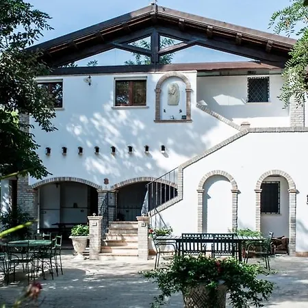 Anna Savini Atri