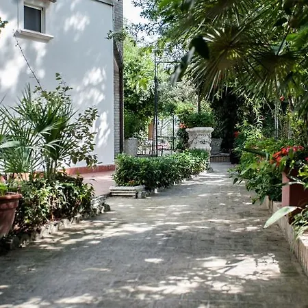 Anna Savini Apartment *